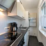 Burmeister Apartment *