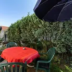 Burmeister Apartment *